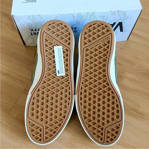 Sold - Picture 1 of 1